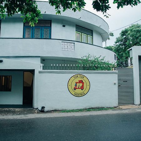 Tuk Tuk Hostels Colombo Esterno foto
