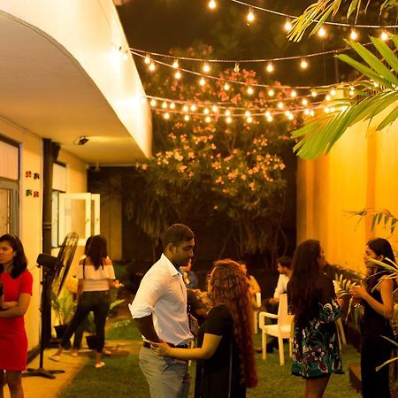 Tuk Tuk Hostels Colombo Esterno foto