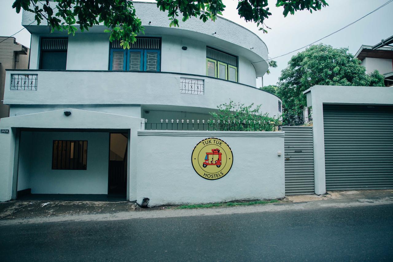Tuk Tuk Hostels Colombo Esterno foto