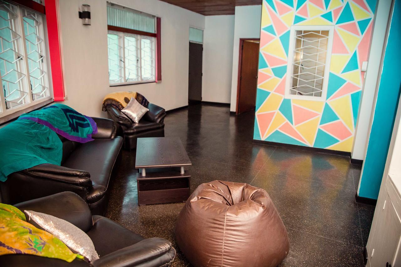 Tuk Tuk Hostels Colombo Esterno foto
