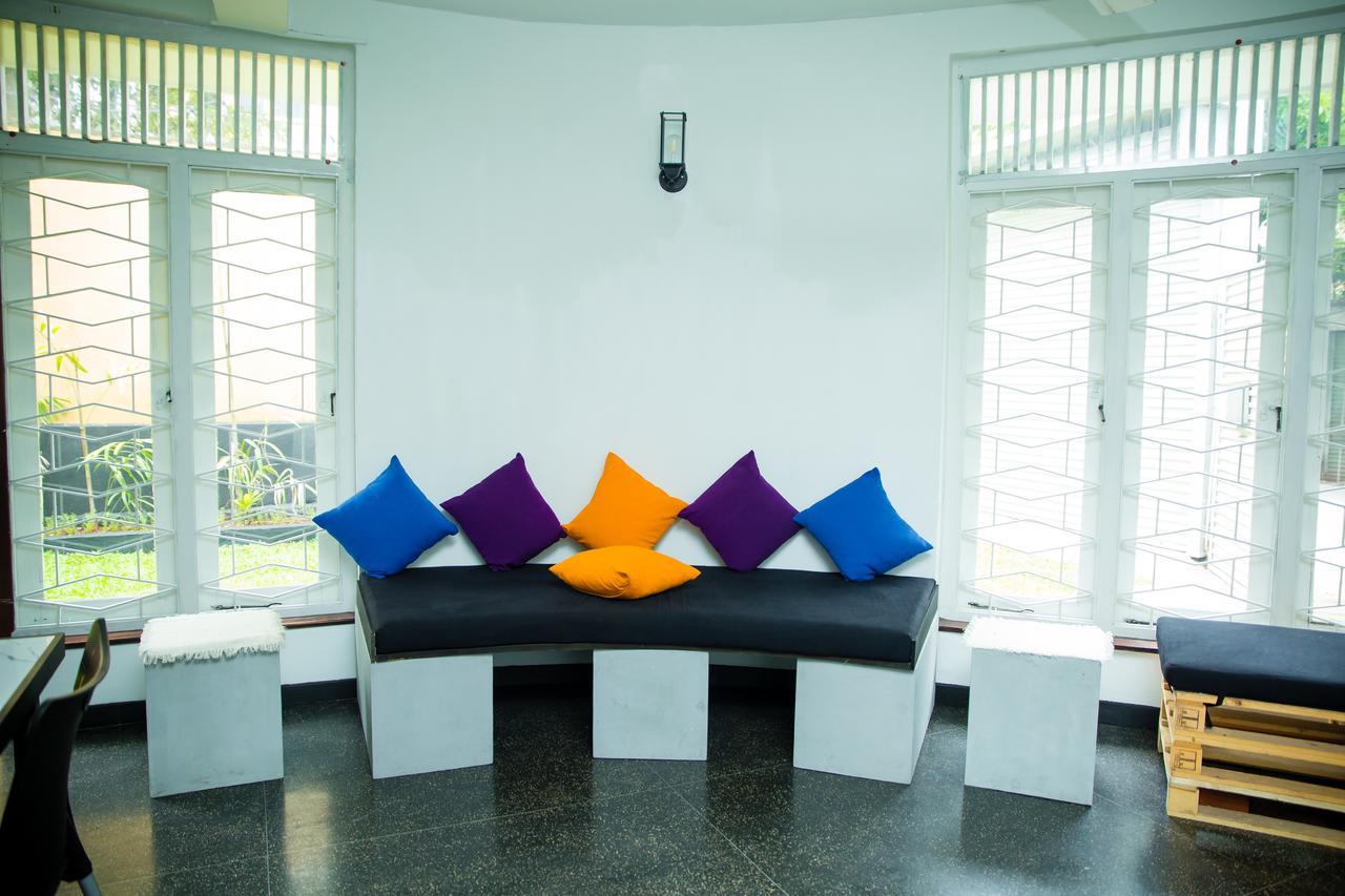 Tuk Tuk Hostels Colombo Esterno foto